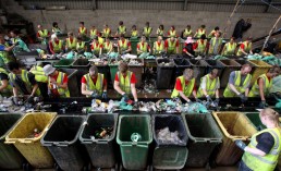 picture of a recycling center